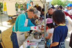 多くのＮＰＯ/ＮＧＯもブース出店をし、イベントを盛り上げた