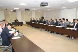 関西経済連合会からは大阪雇用対策会議での共同提案などについて提起が行われた